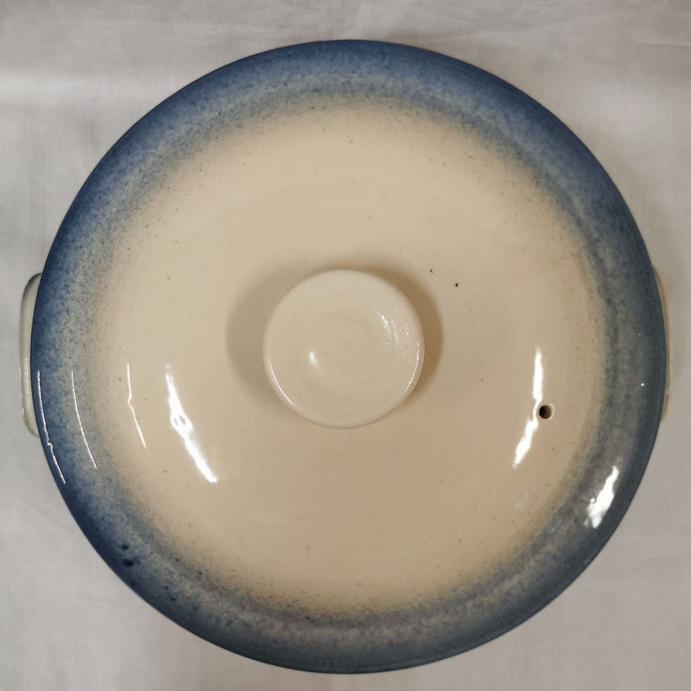 Miniature : Terrine ronde "cassolette "bord  bleu". 