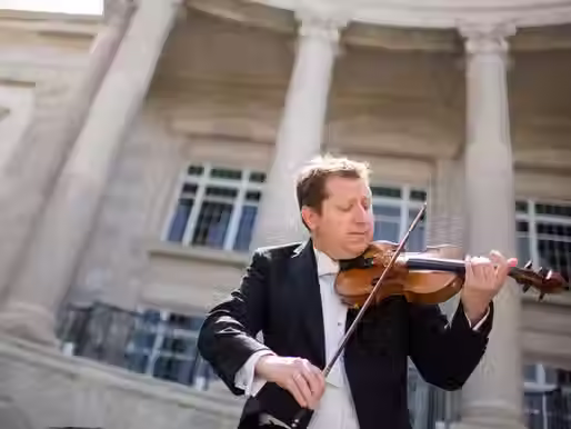 Yuriy Bekker playing the violin