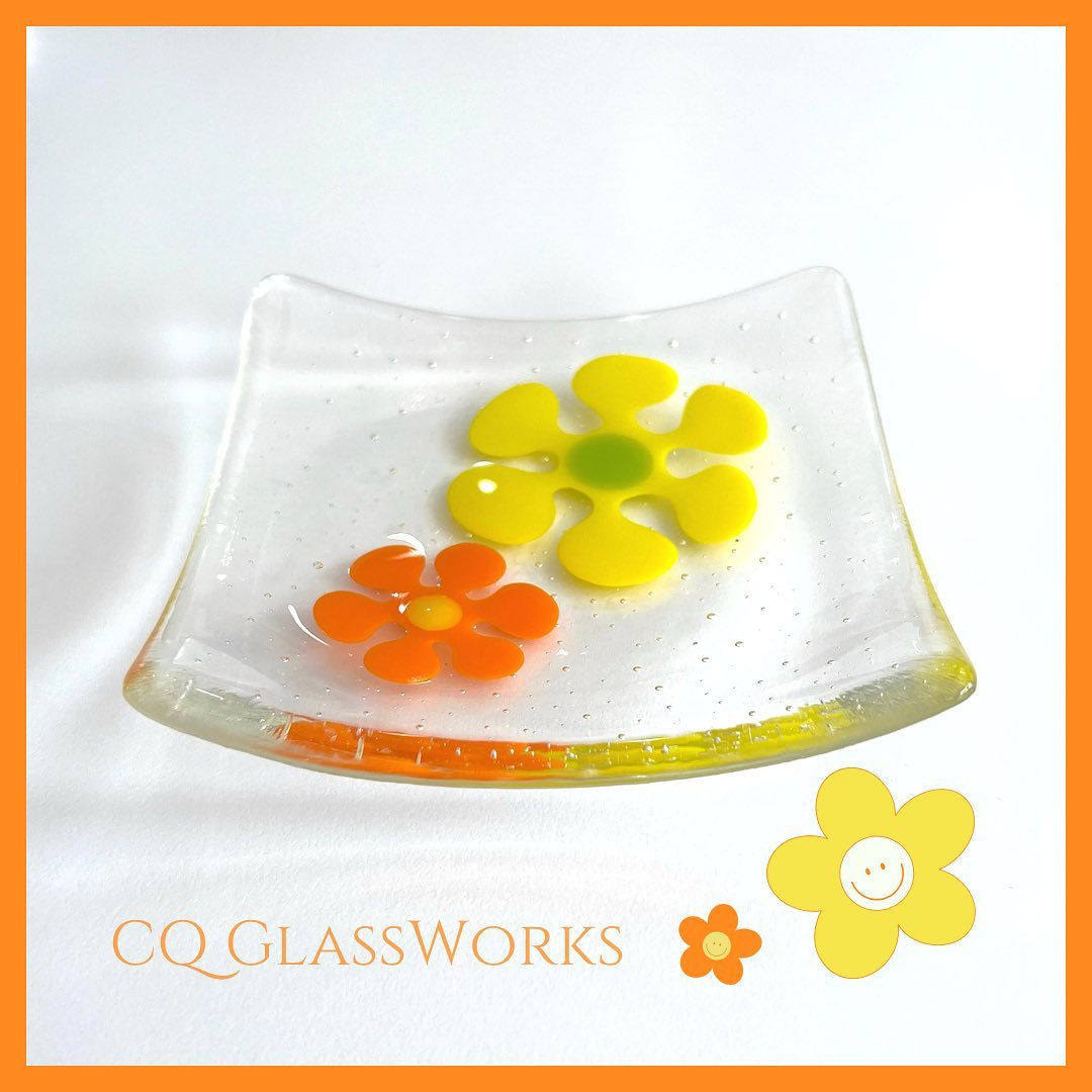 Flower Power Dish, color options