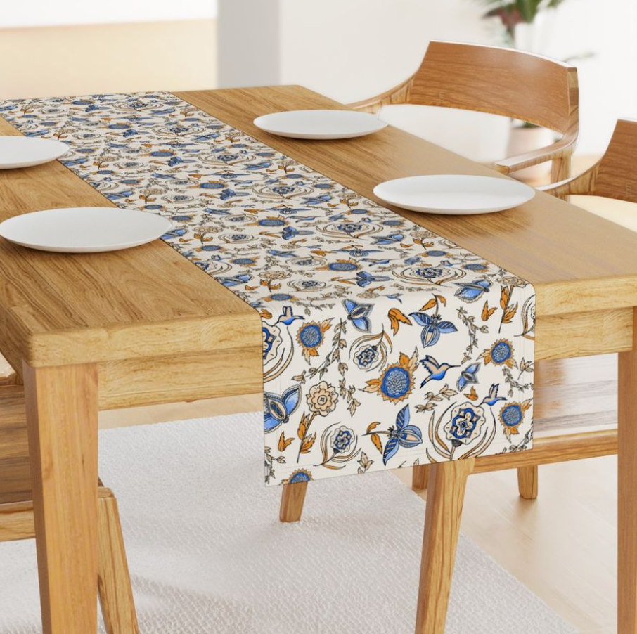 Thumbnail: Garden Hummingbirds Table Runner