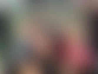 Pilot Tim mit seinen glücklichen Gästen