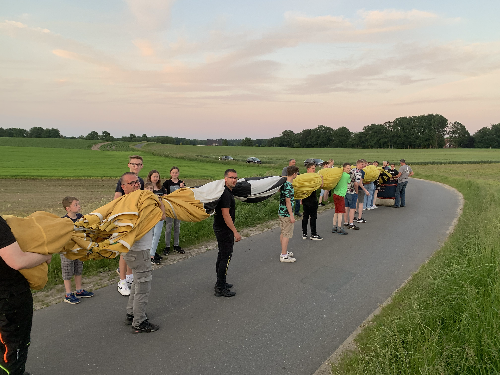 Ballon wird zusammengepackt