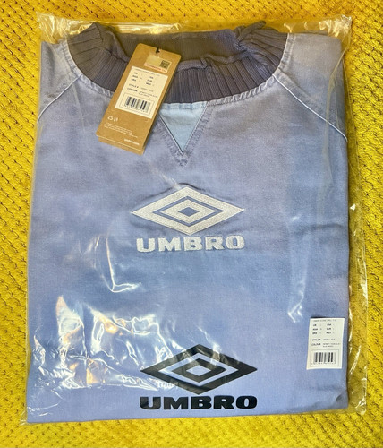UK/S］UMBRO Iconic Drill Top oasis Umbro Brings Back the Iconic