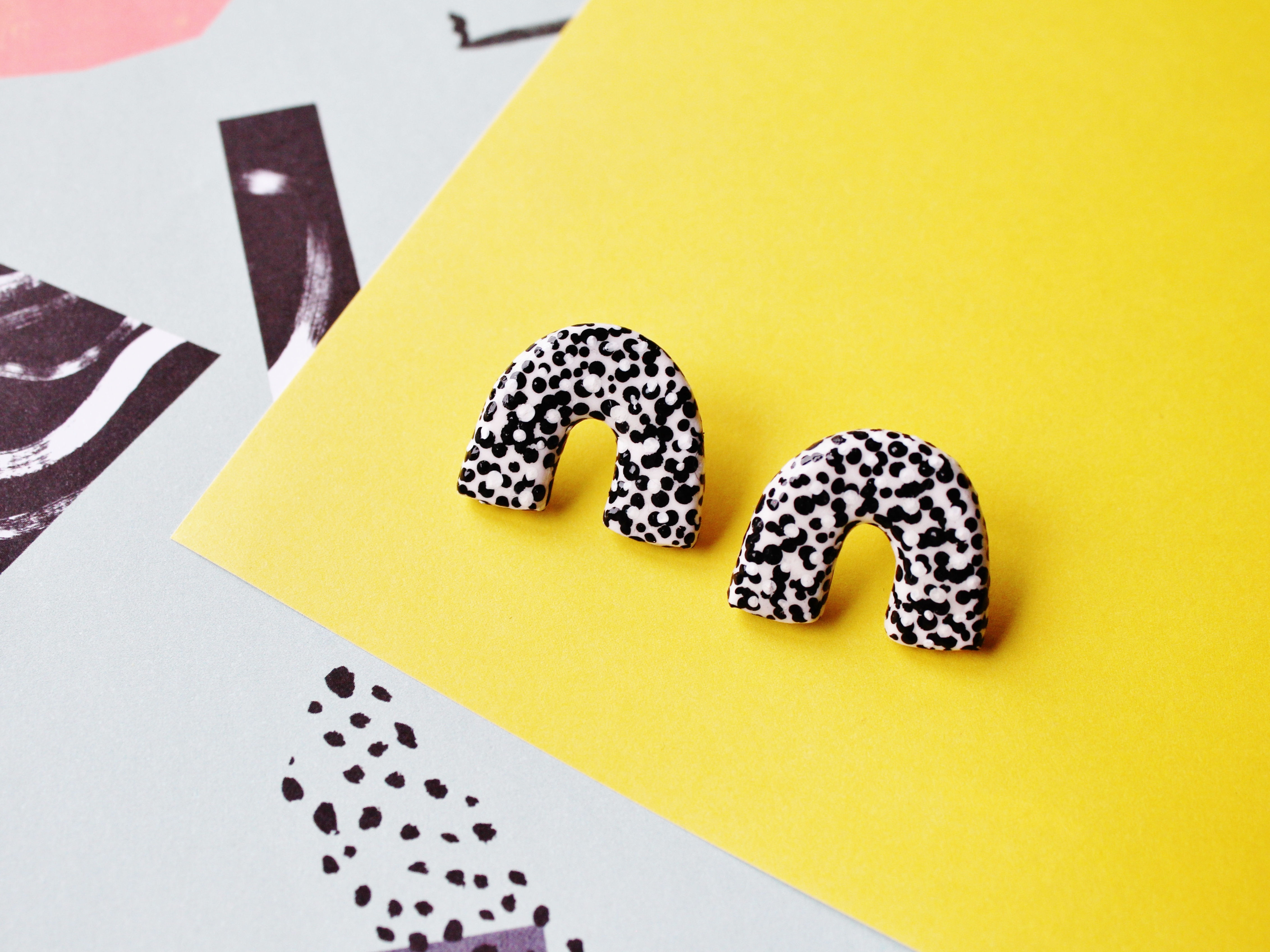 Black and White Dotted Pattern Mini Arch Stud Earrings