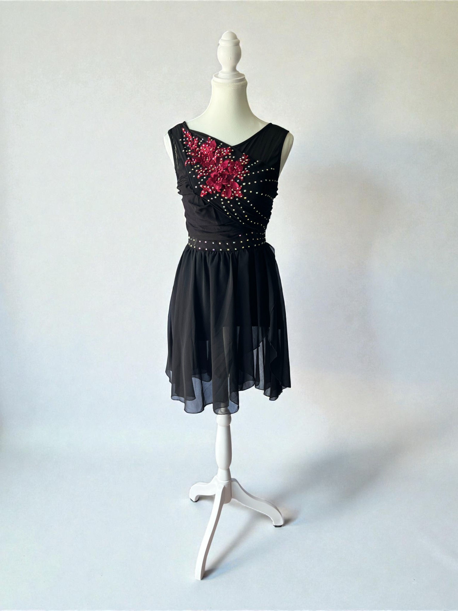 iEFEiL Black Lyrical Dress