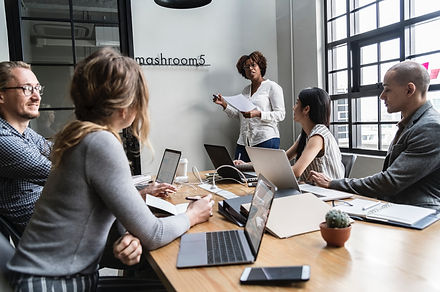 brainstorming-business-colleagues-137436