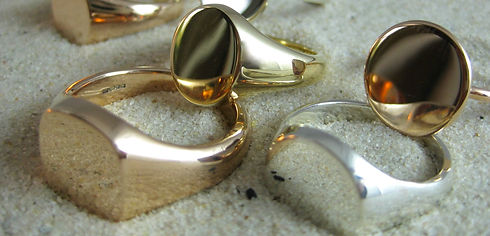 Plain Undecorated signet ring.jpeg