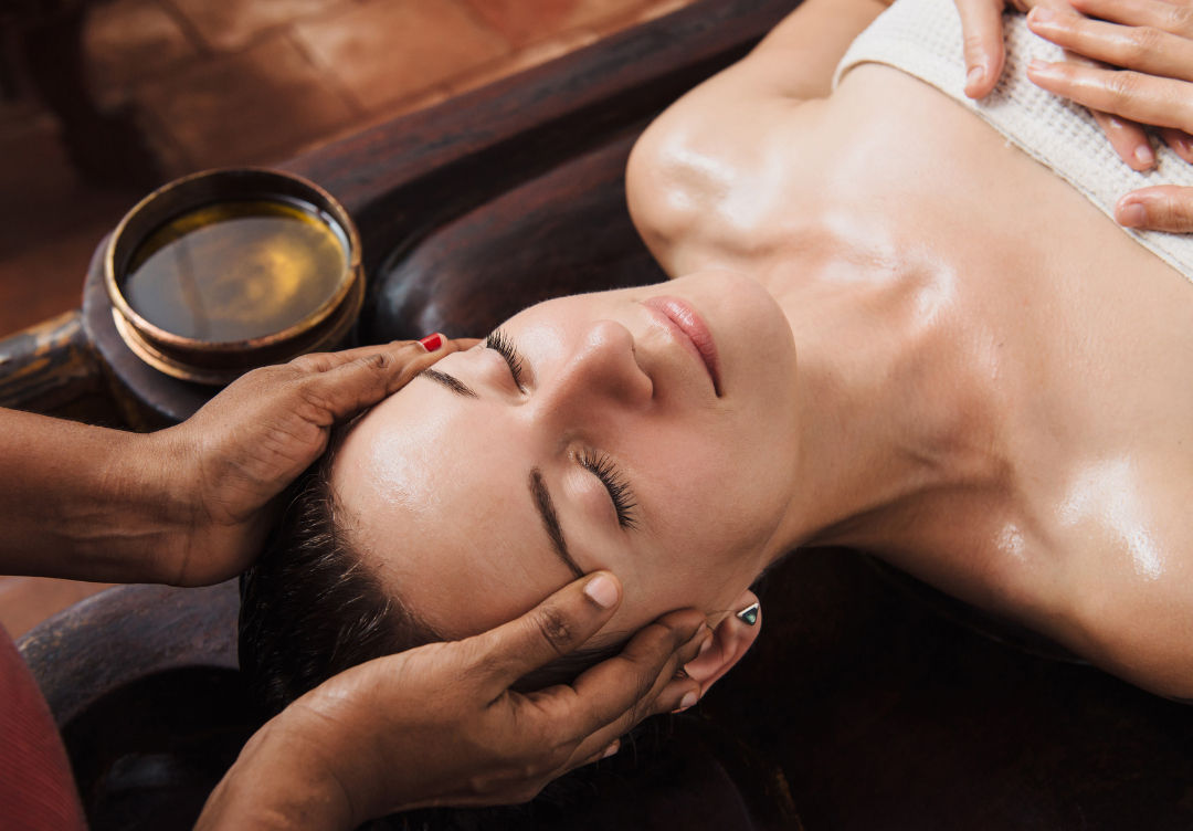 Shiro Abhyanga (Ayurvedic Head Massage) with Brahmi Oil – 40 min.