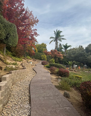 Stamped walkway with an integral color