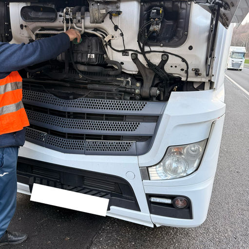 LKW Brand- Kühlerschaden