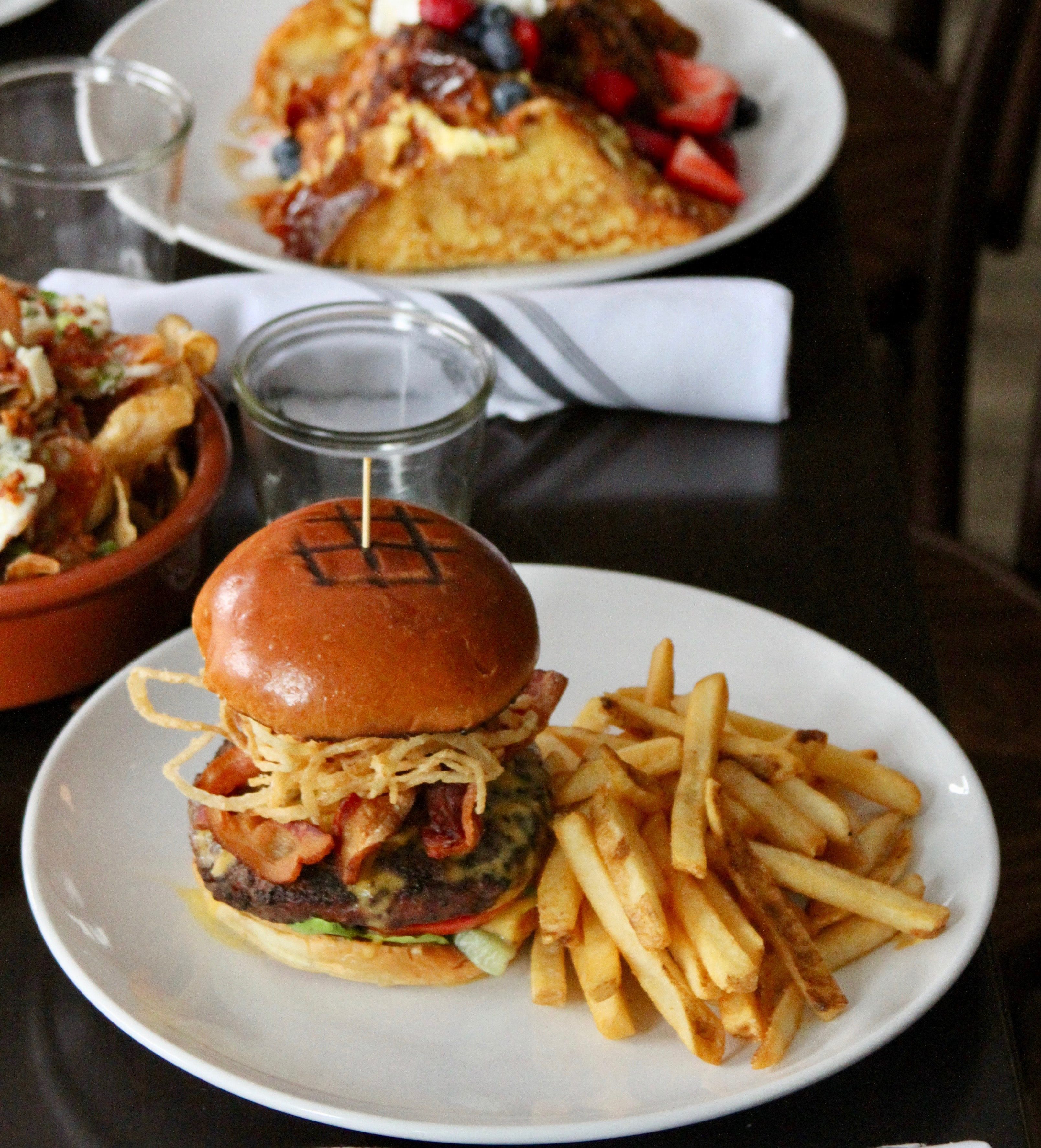 Hamburger with fries