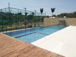 Piscina com borda infinita