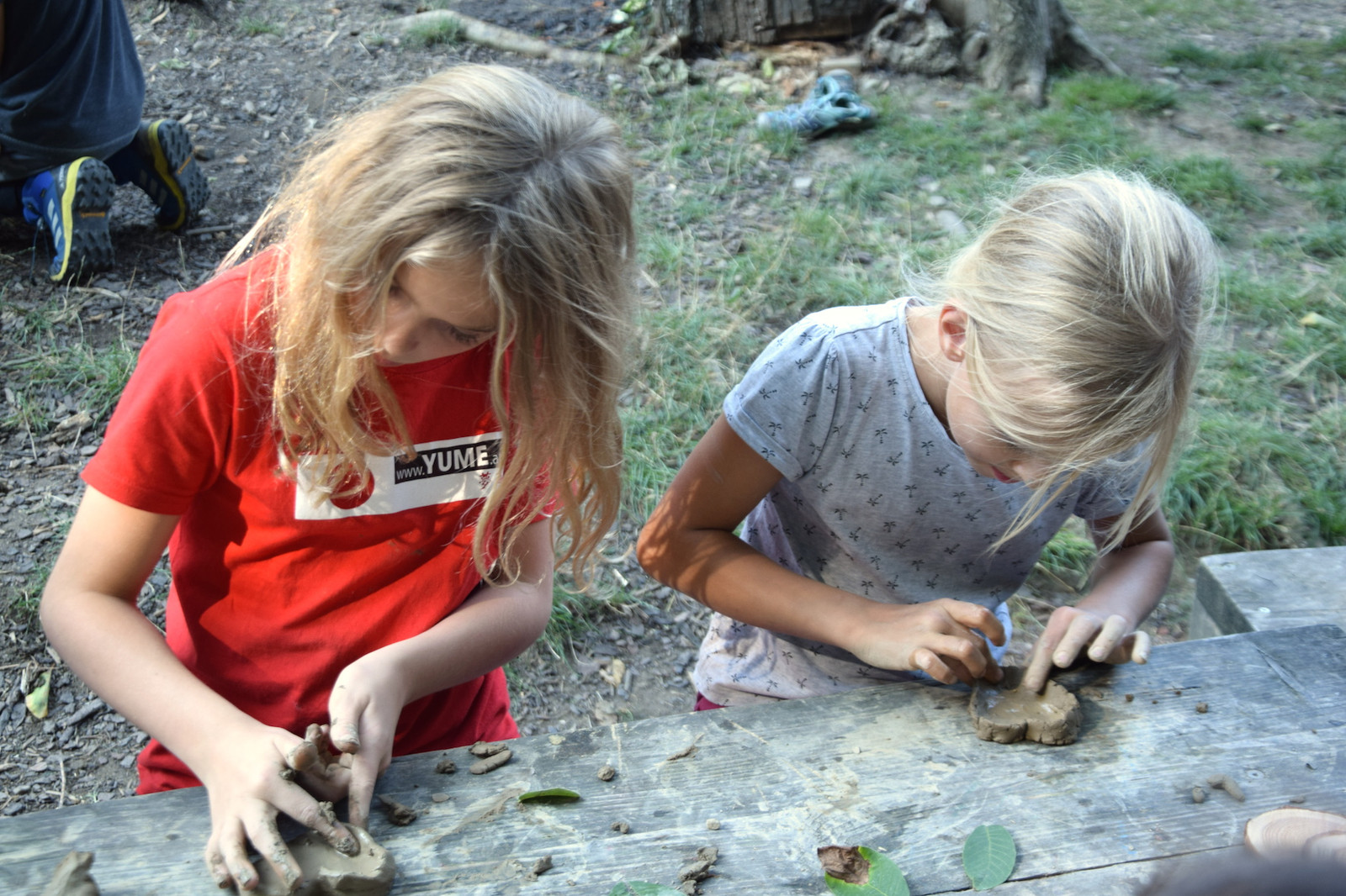 Maya und Lisa Ton.JPG