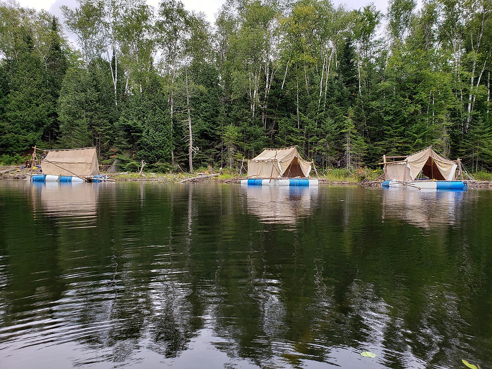 Campement sur le lac