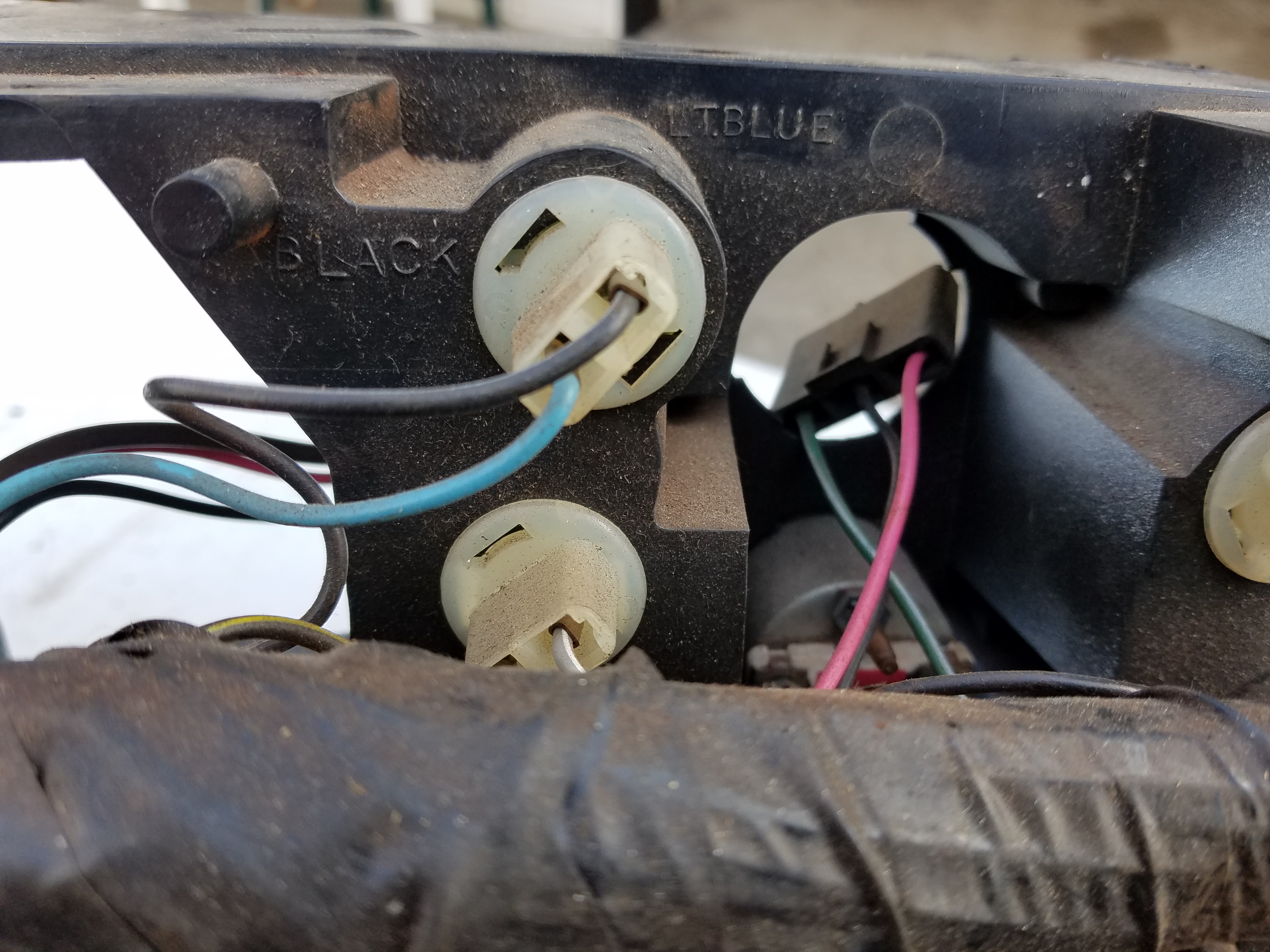 temperature gauge connector
