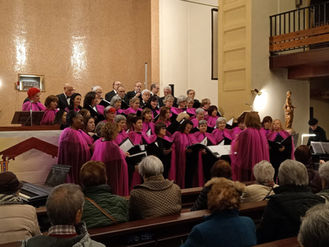Comenzó la Navidad para la coral.