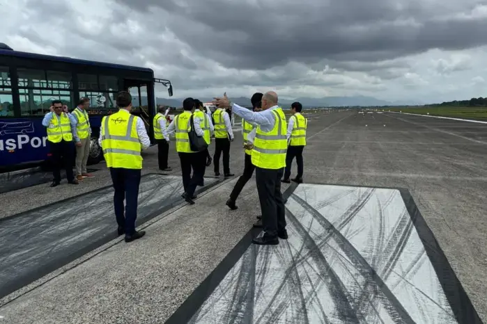 Visita técnica de ejecutivos de ANA Airlines en el Aeropuerto Internacional de Tocumen en Panamá.