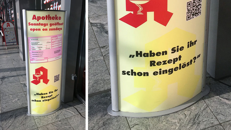 Leuchtreklame vor Apotheke erinnert daran, sein Rezept einzulösen.