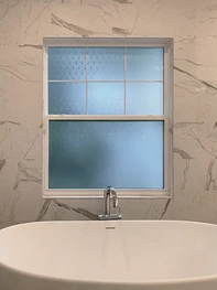 A minimal design to block the view