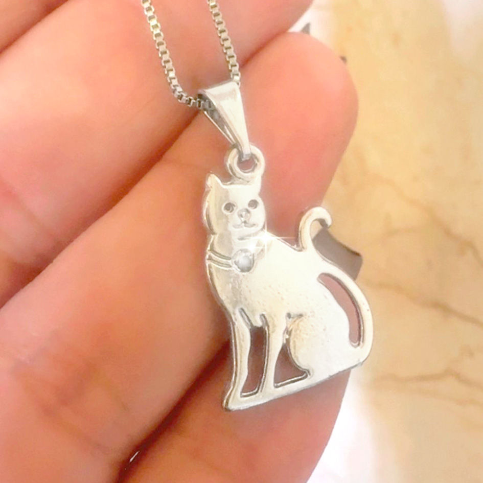 Miniatura: COLAR GATO SENTADO COM PEDRINHA - RÓDIO BRANCO