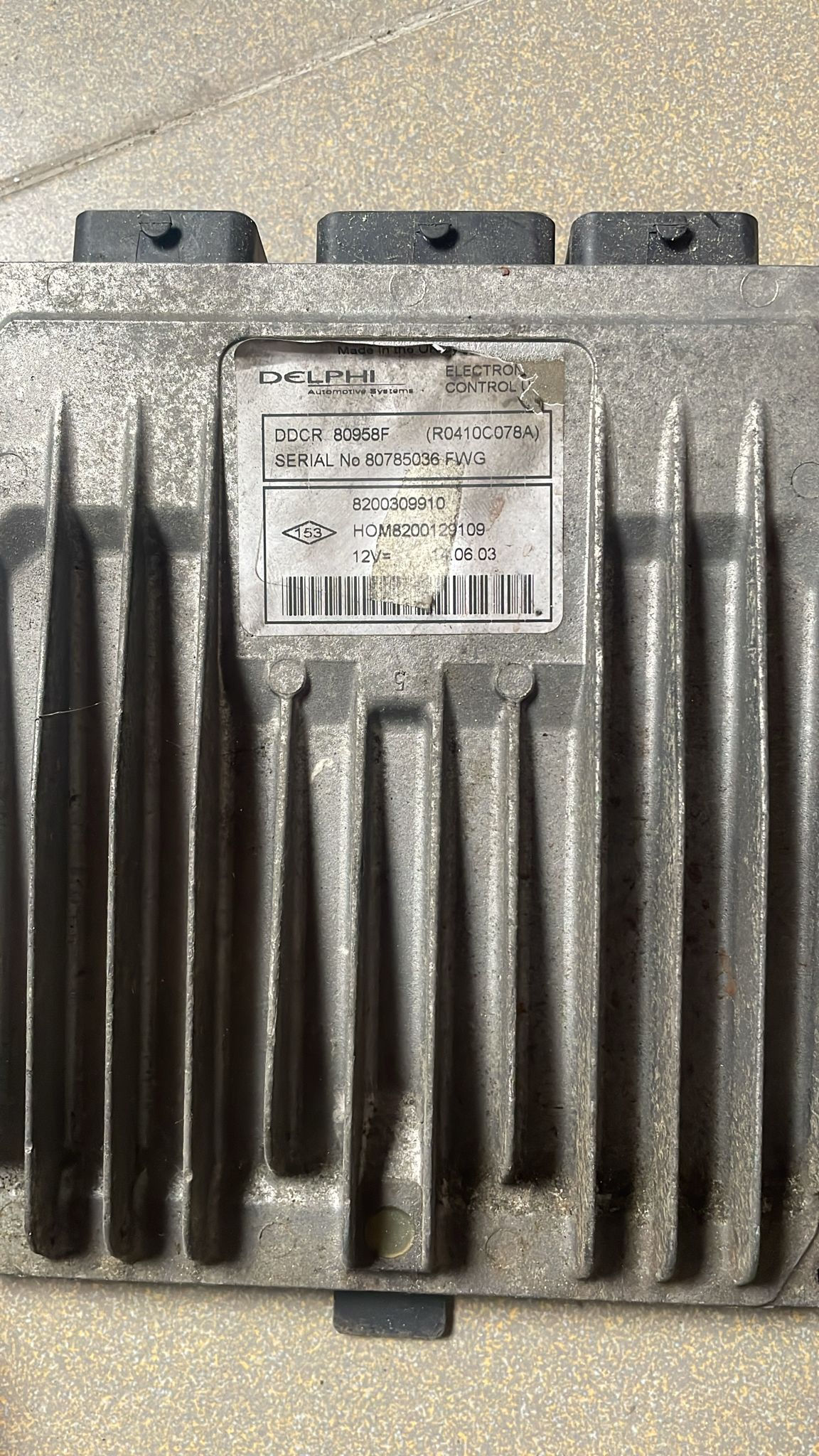 RENAULT - 8200309910