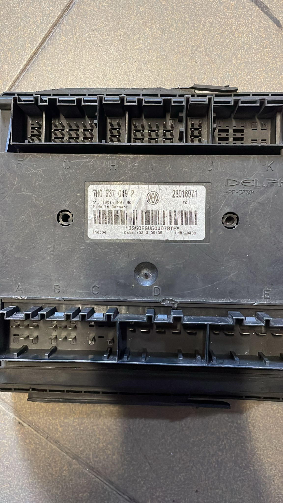 VW - 7H0937049P