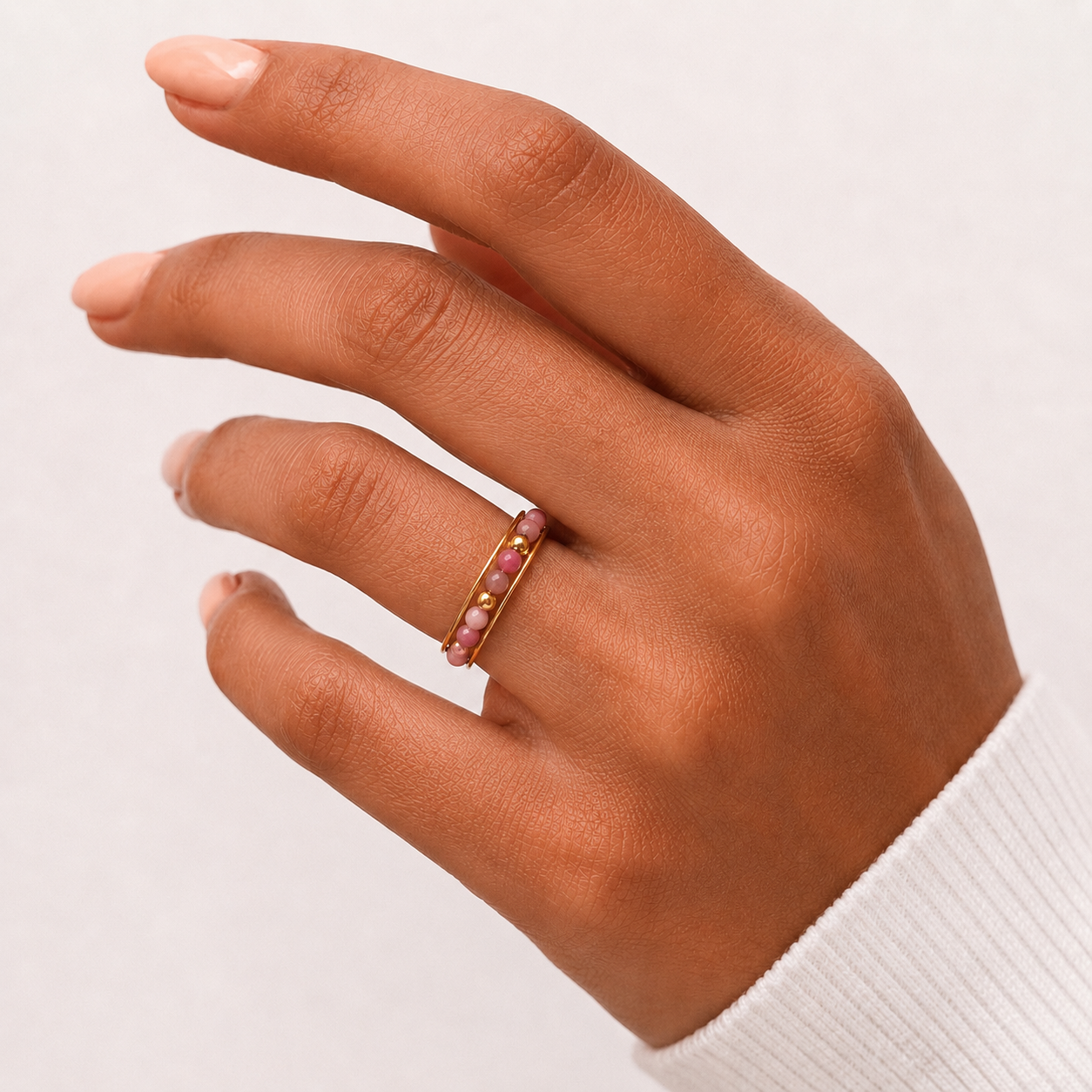 Bague triple rang Rhodonite en Gold Filled portée
