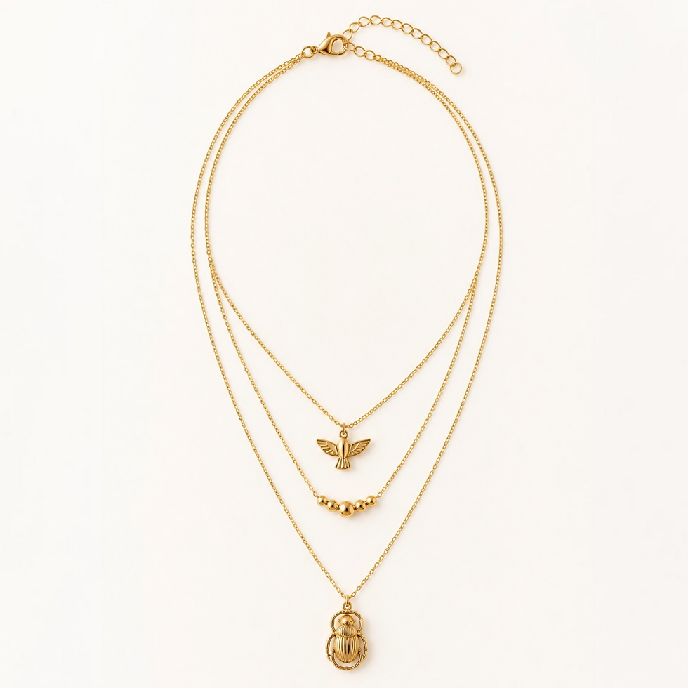Miniature : Collier triple rang doré Colombe & Scarabée sur fond blanc
