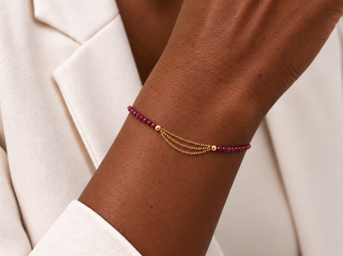 Bracelet Rubis d’Afrique du Sud Facetté et Trois Chaînes - Acier Inoxydable Doré