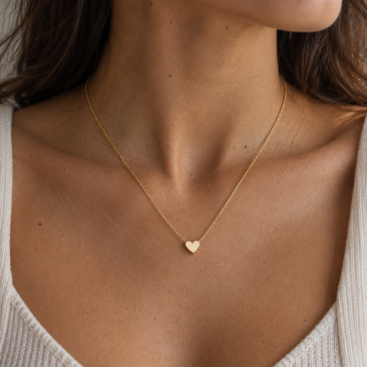 Collier minimaliste cœur doré