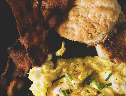 Perfectly-Fluffy-Scrambled-Eggs-with-Bac