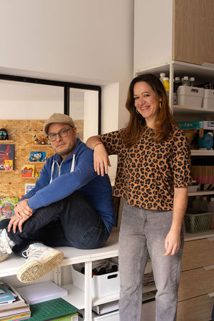 Portrait de Nathalie Rozier et Guillaume Drège. "Au Petit Bain", histoire d'une belle collaboration entre décoration et graphisme.