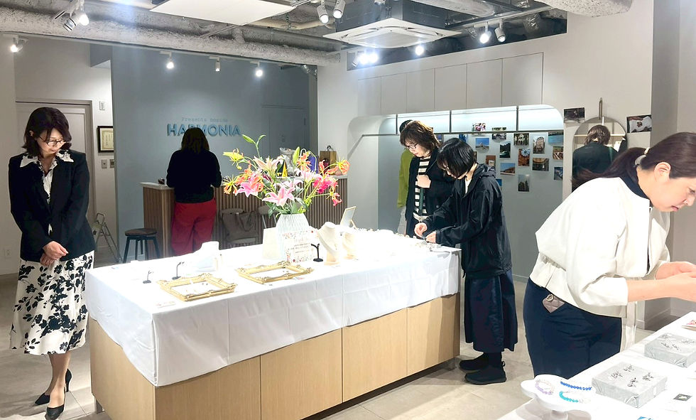 平日の夜もたくさんのお客様がいらしてくださいました。多謝!
