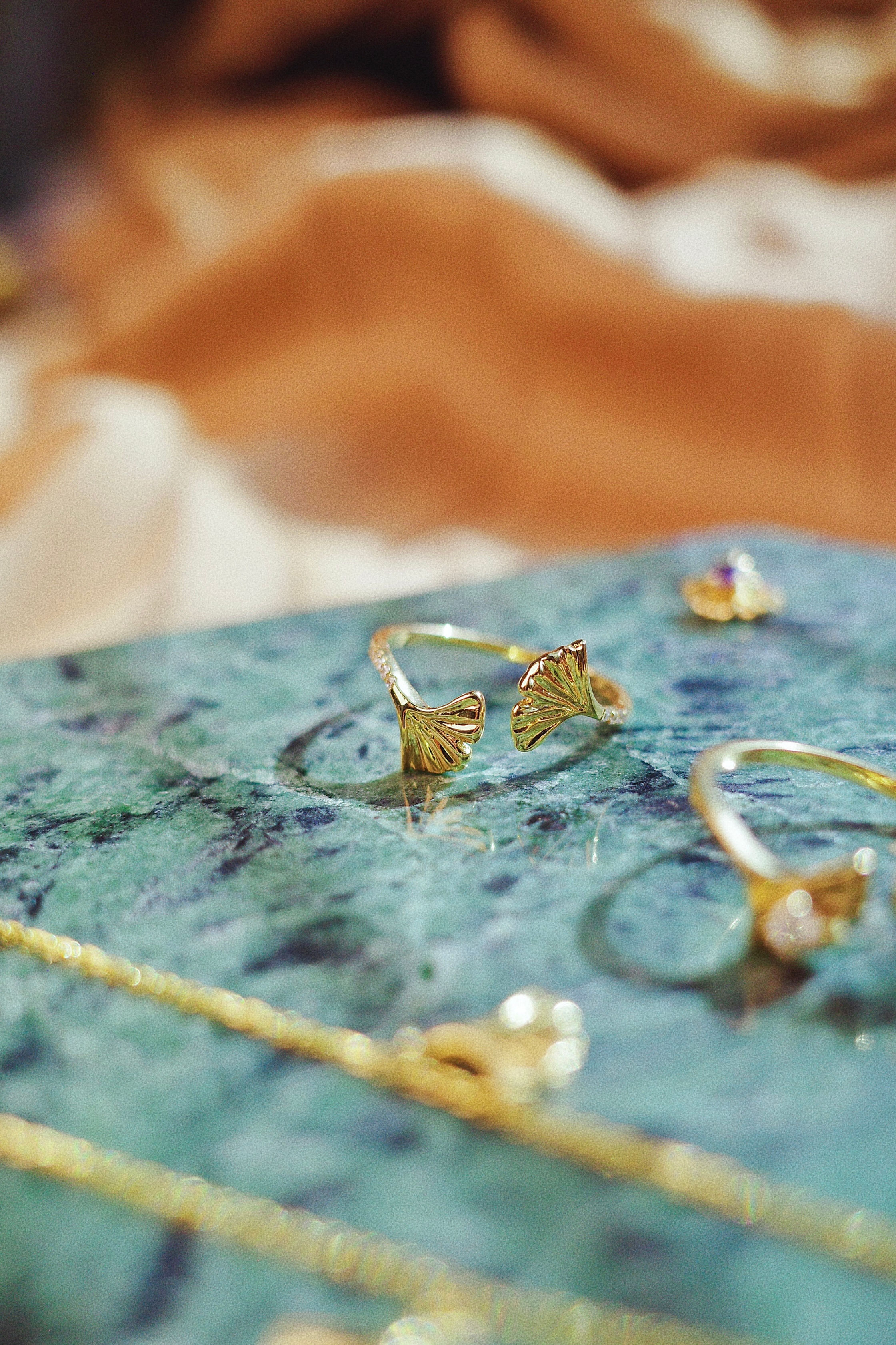 La coque Side Diamonds Rings