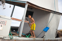 MAN MADE GALAPAGOS12