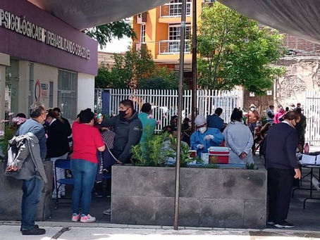 CAUSAN CAOS ADULTOS MAYORES DURANTE JORNADA DE VACUNACIÓN EN SAN MARTÍN TEXMELUCAN
