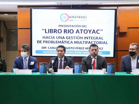 EN EL CONGRESO DE LA UNIÓN EL LEGISLADOR CARLOS AUGUSTO PÉREZ PRESENTÓ EL LIBRO "RÍO ATOYAC"
