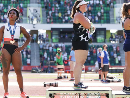 GWEN BERRY ATLETA ESTADOUNIDENSE REALIZA PROTESTA ANTIRRACISTA EN SU CLASIFICACIÓN A TOKIO 2020