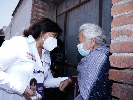 VECINOS DE XICOHTZINCO ESCUCHAN PROPUESTAS DE ANABELL ÁVALOS