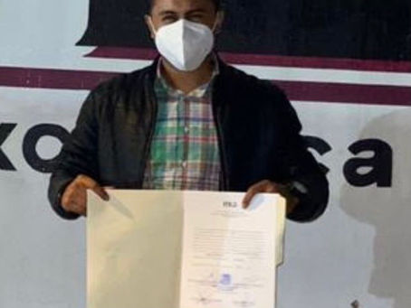 RECIBE LUIS ÁNGEL BARROSO CONSTANCIA DE MAYORÍA PARA LA ALCALDÍA DE XICOHTZINCO