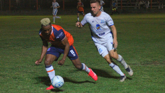 Cima santa y persecución del león en el Oficial A