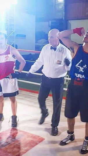 UNA GRAN NOCHE DE BOX EN AÑELO