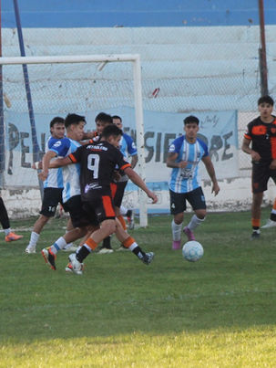 Cinco líderes en un atractivo Oficial A de LIFUNE