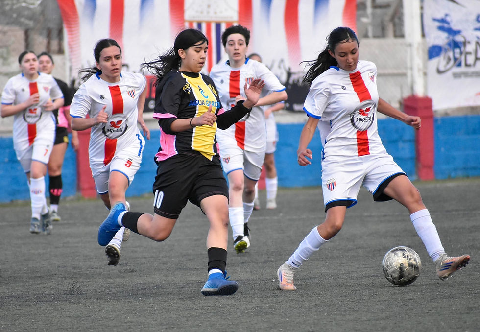 Atlético neuquen lidera con puntaje ideal su zona