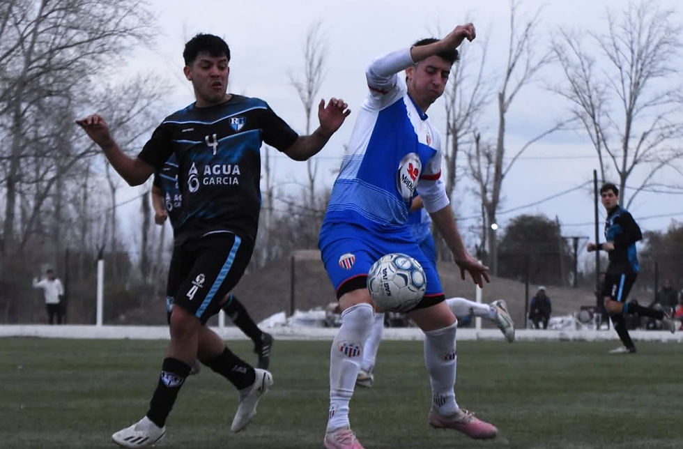 Rio Grande superó a Atlético en el duelo de líderes y manda en soledad. foto Atlético Neuquén