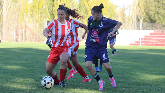 Oficial Femenino: se jugó la quinta con un líder en cada división