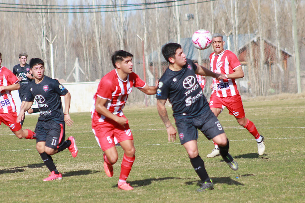 El rojo ganó y sigue en la pelea