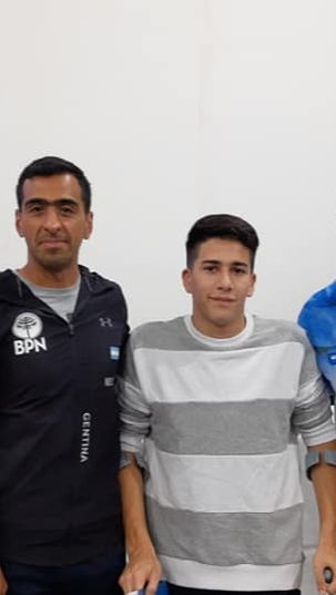 SE ENTREGARON BECAS PROVINCIALES