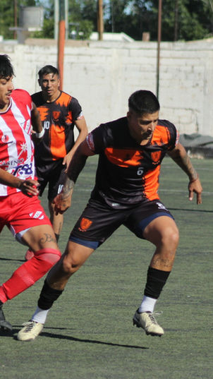 El Rojo lo ganó en el final y lidera su grupo