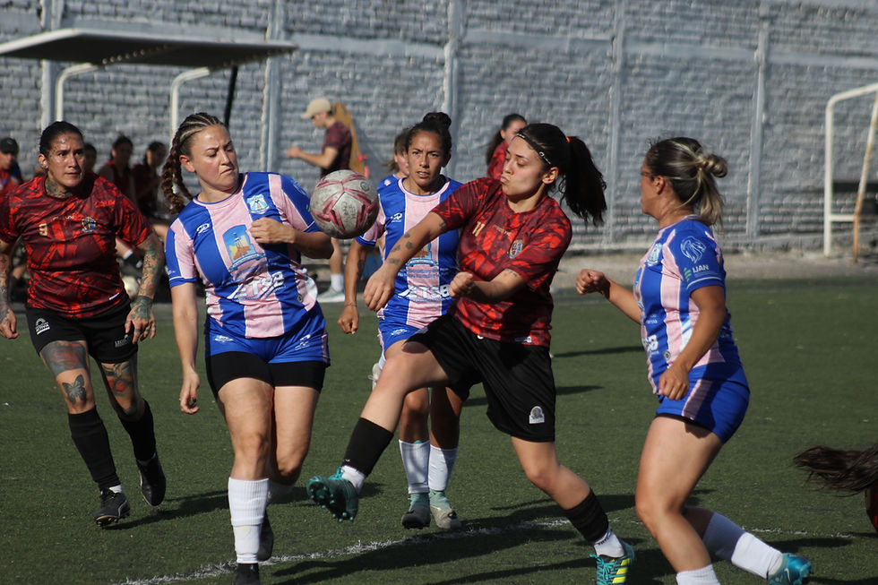 la ida fue de Confluencia en una de las semifinales del oficial A